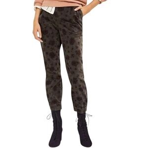 Anthropologie velour high waisted floral cuffed ankle pants excellent condition